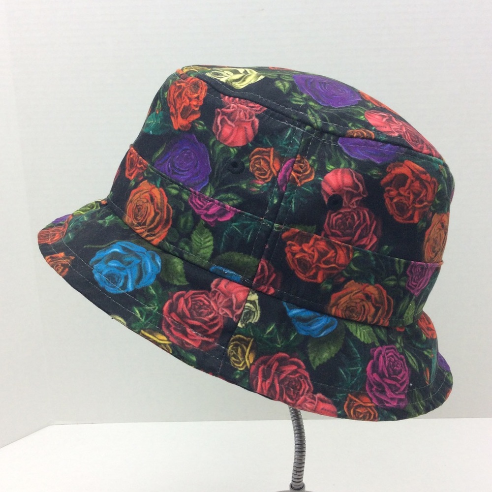 🚫sold🚫New Era Multicolored Roses Bucket Hat